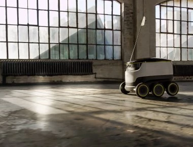 Τέλος οι «ντελιβεράδες»: Παραδόθηκαν τα πρώτα ρομπότ-ντελίβερι